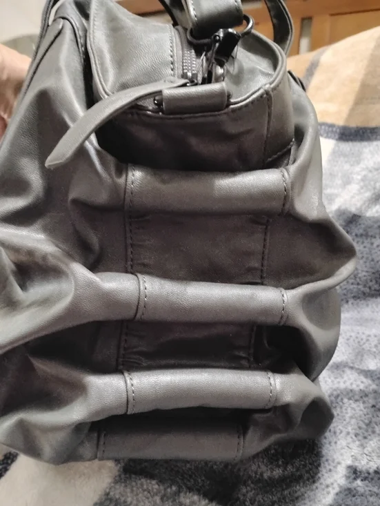 NWT💕OLIVIA & JOY New York! Gray Studded Large Tote Bag with Removable Strap - Picture 3 of 12